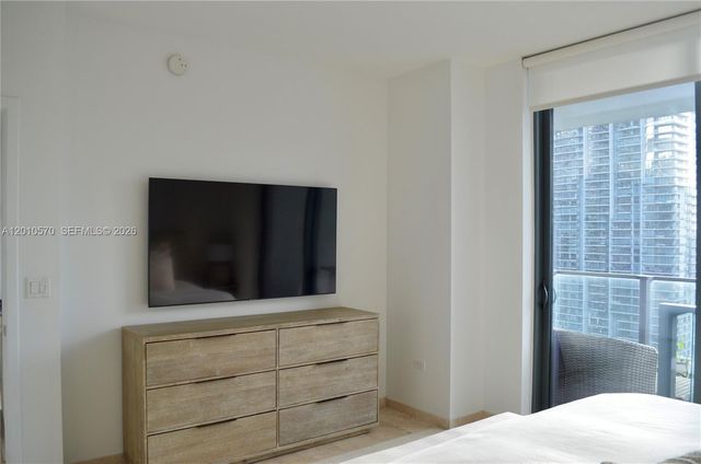 68 SE 6th St 2708, Miami, FL 33131