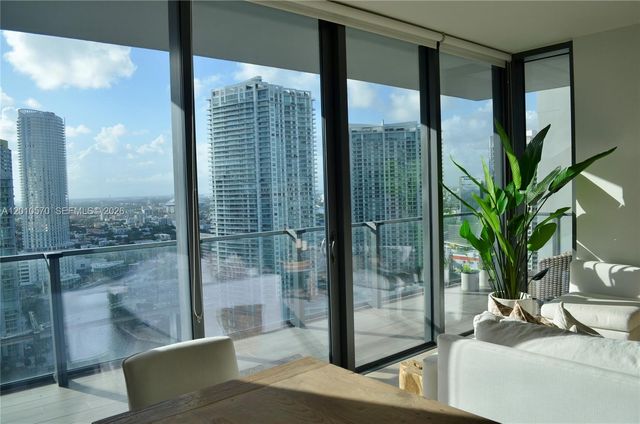 68 SE 6th St 2708, Miami, FL 33131