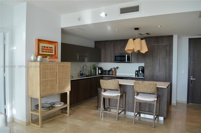 68 SE 6th St 2708, Miami, FL 33131