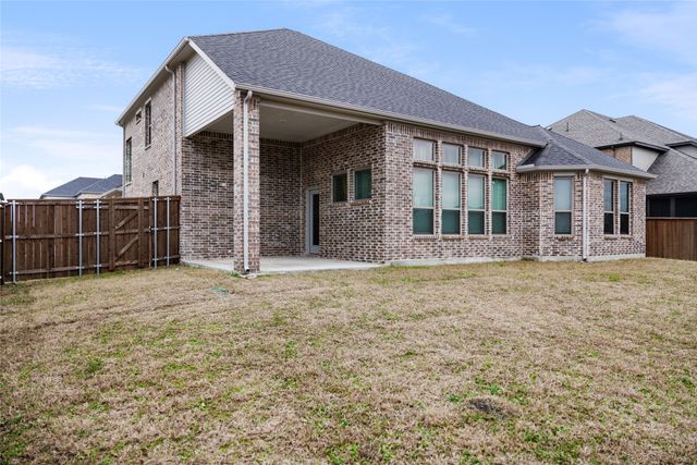221 Rio Grande Dr, Waxahachie, TX 75165