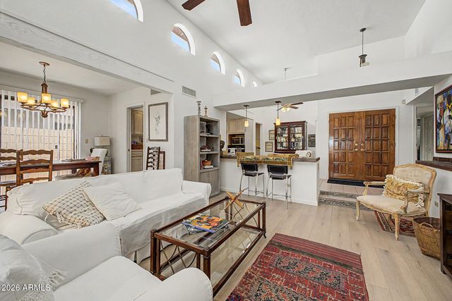 10626 N 8th Street, Phoenix, AZ 85020