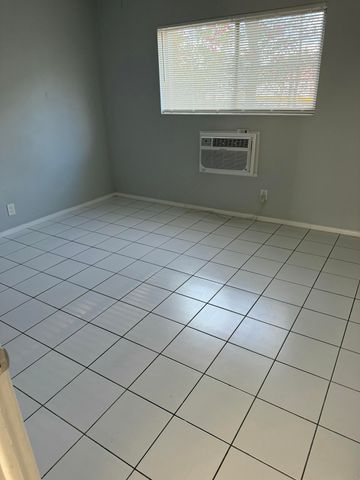 1812 E Oakland Park Boulevard 29, Oakland Park, FL 33306