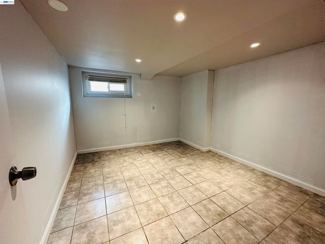 1301 60Th Ave, Oakland, CA 94621