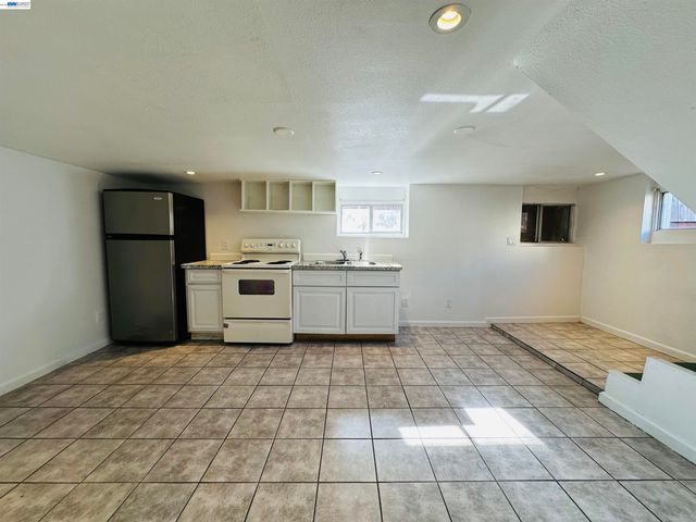 1301 60Th Ave, Oakland, CA 94621