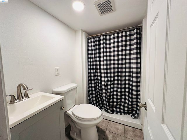 1301 60Th Ave, Oakland, CA 94621