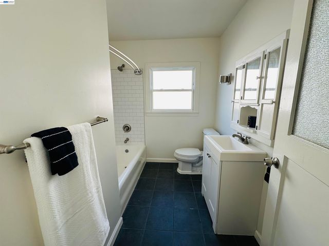1301 60Th Ave, Oakland, CA 94621