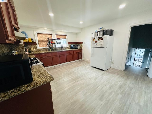 1301 60Th Ave, Oakland, CA 94621