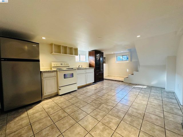1301 60Th Ave, Oakland, CA 94621