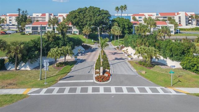 5510 PUERTA DEL SOL BOULEVARD S 232, St Petersburg, FL 33715