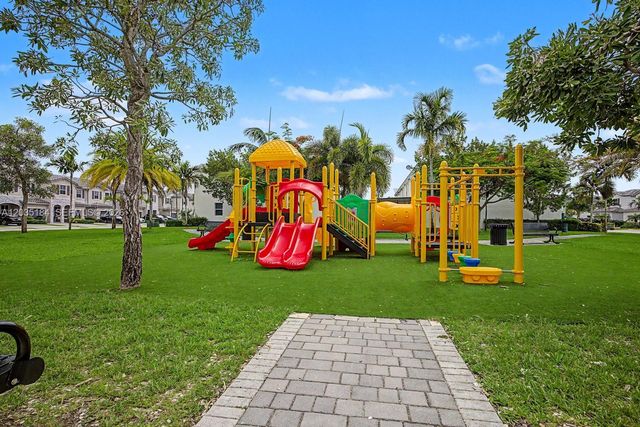2644 SE 13th St, Homestead, FL 33035