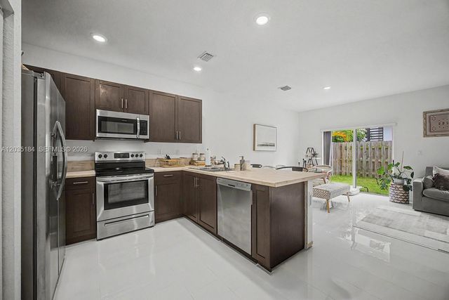 2644 SE 13th St, Homestead, FL 33035