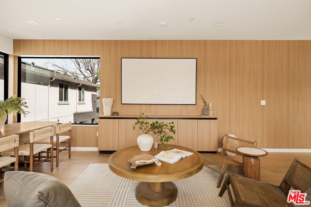 Image 9 of property listing at 1749 1/2 S Marvin Avenue, Los Angeles, CA 90019