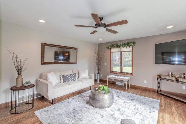 E8130 FLEASE ROAD, New London, WI 54961