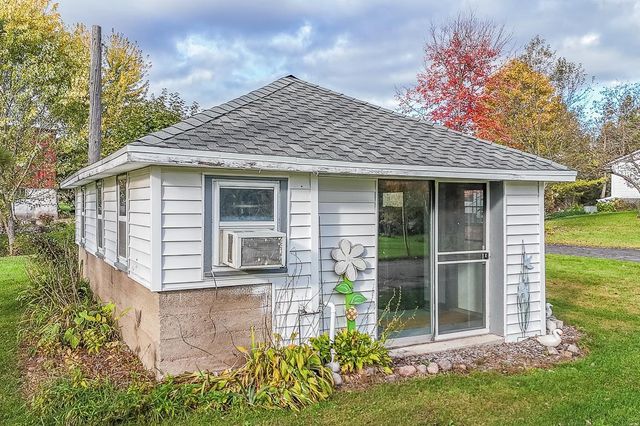 E8130 FLEASE ROAD, New London, WI 54961