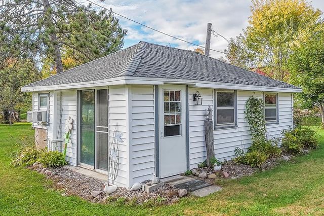 E8130 FLEASE ROAD, New London, WI 54961