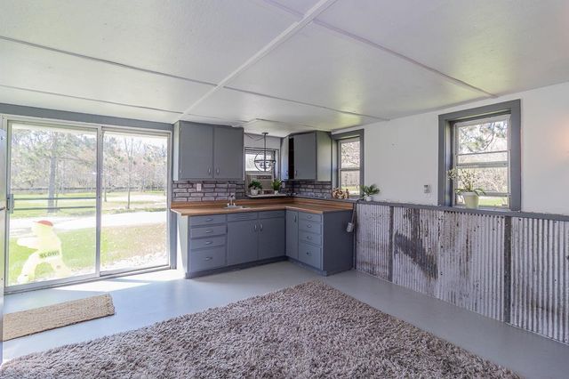 E8130 FLEASE ROAD, New London, WI 54961