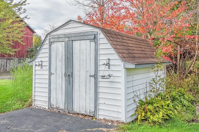 E8130 FLEASE ROAD, New London, WI 54961