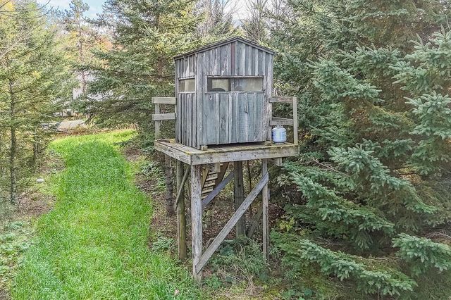 E8130 FLEASE ROAD, New London, WI 54961