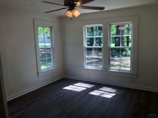 602 Premier Road, Longview, TX 75604