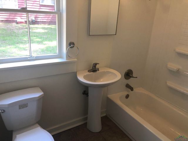602 Premier Road, Longview, TX 75604