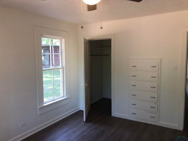 602 Premier Road, Longview, TX 75604