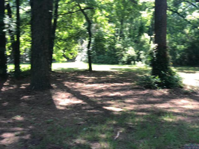 602 Premier Road, Longview, TX 75604