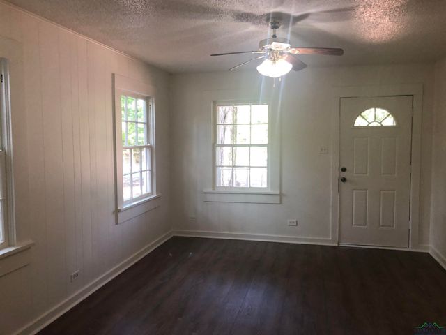 602 Premier Road, Longview, TX 75604