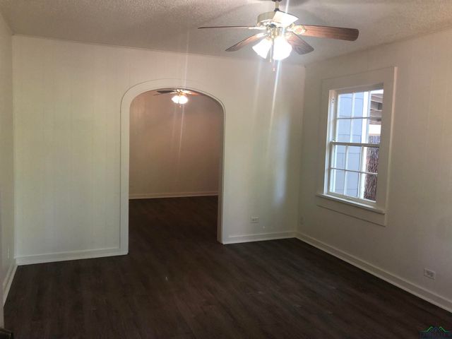 602 Premier Road, Longview, TX 75604