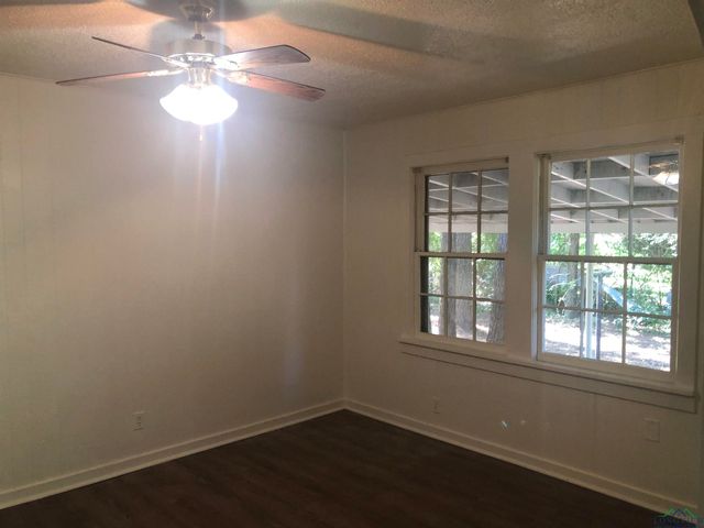 602 Premier Road, Longview, TX 75604
