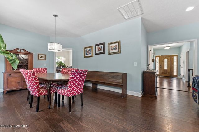 355 Queens Cove Way, Whispering Pines, NC 28327