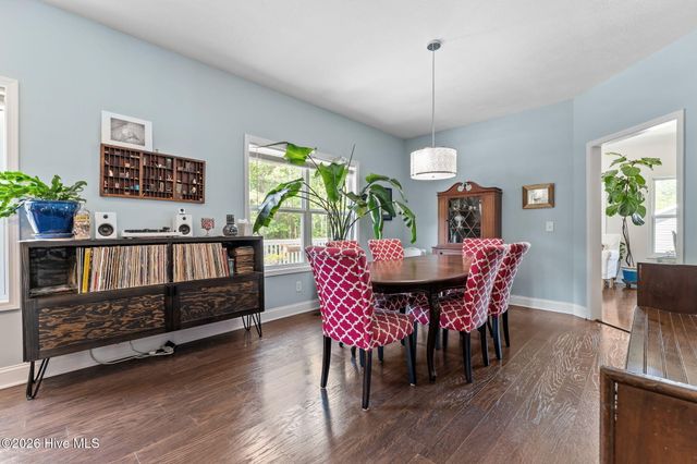 355 Queens Cove Way, Whispering Pines, NC 28327