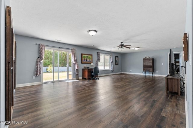 355 Queens Cove Way, Whispering Pines, NC 28327