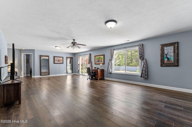 355 Queens Cove Way, Whispering Pines, NC 28327