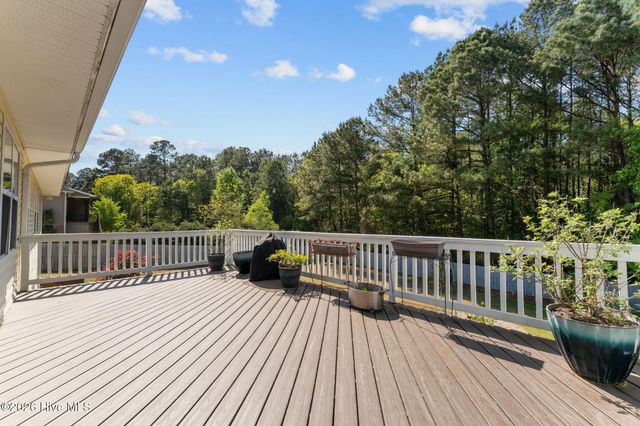 355 Queens Cove Way, Whispering Pines, NC 28327