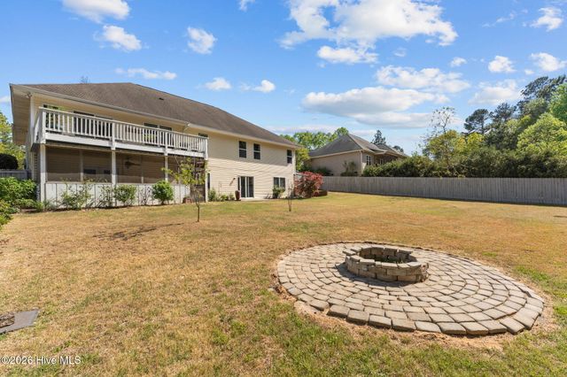 355 Queens Cove Way, Whispering Pines, NC 28327