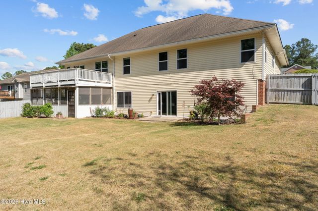 355 Queens Cove Way, Whispering Pines, NC 28327