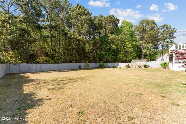 355 Queens Cove Way, Whispering Pines, NC 28327
