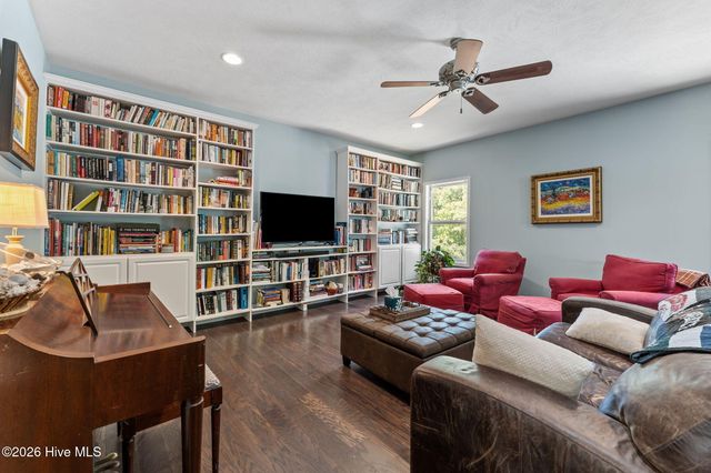355 Queens Cove Way, Whispering Pines, NC 28327