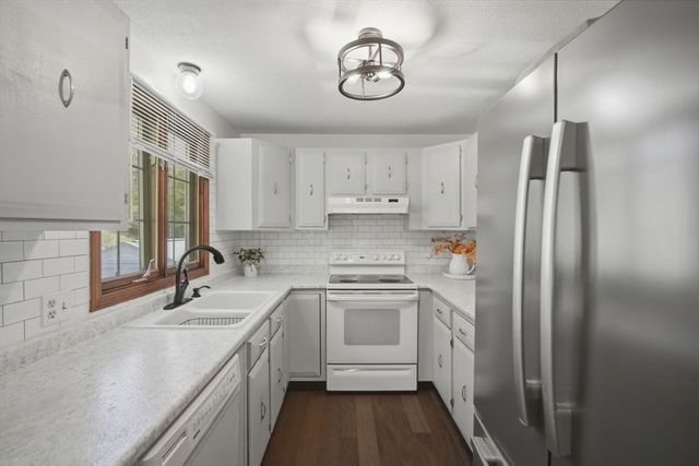 563 Pochassic Rd., Westfield, MA 01085