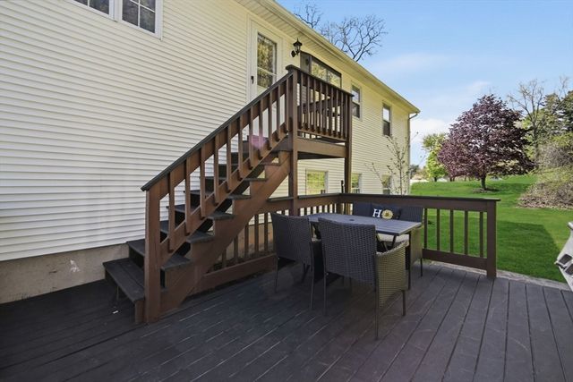 563 Pochassic Rd., Westfield, MA 01085
