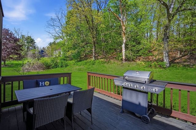 563 Pochassic Rd., Westfield, MA 01085