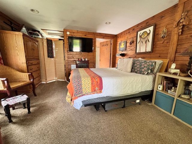 404 Cedar Street, Three Oaks, MI 49128