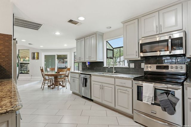 7626 Tippit Trl, San Antonio, TX 78240