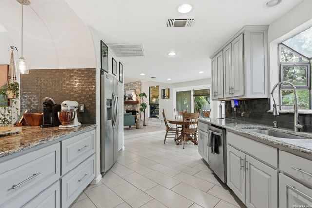 7626 Tippit Trl, San Antonio, TX 78240