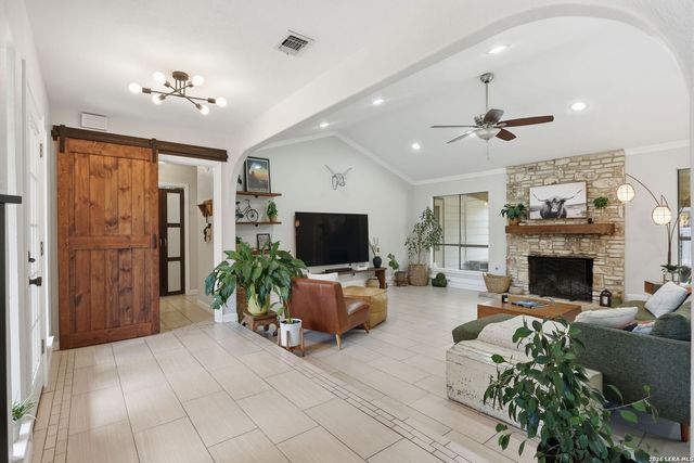 7626 Tippit Trl, San Antonio, TX 78240