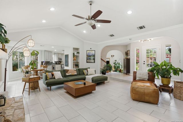 7626 Tippit Trl, San Antonio, TX 78240
