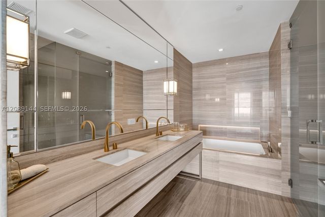 18975 Collins Ave 903, Sunny Isles Beach, FL 33160