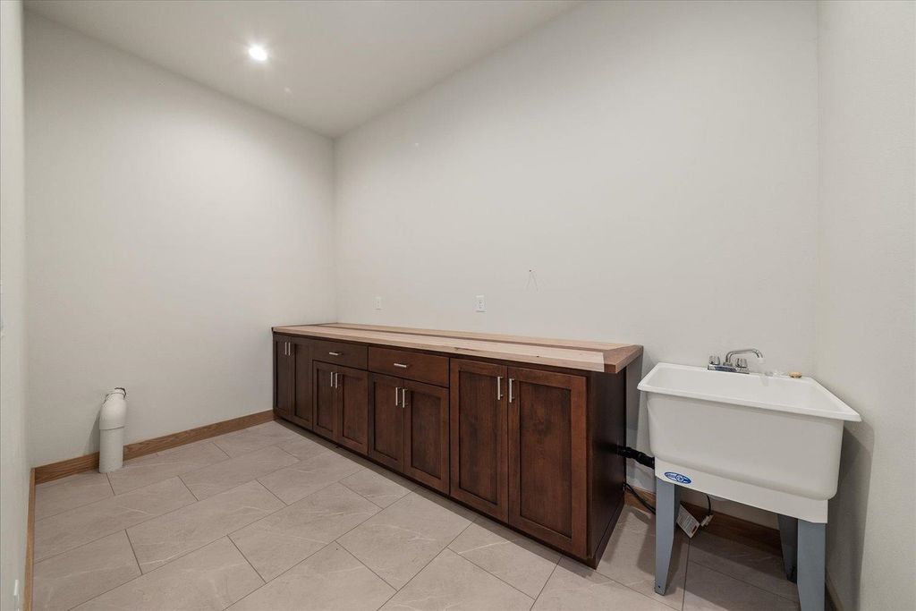 1417 S Ivory St, Spokane, WA 99203 photo 38