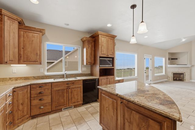 2894 S FOX POINTE DR, Saratoga Springs, UT 84045