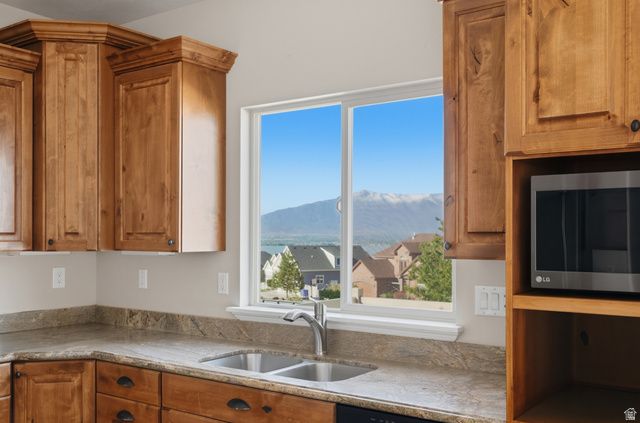2894 S FOX POINTE DR, Saratoga Springs, UT 84045
